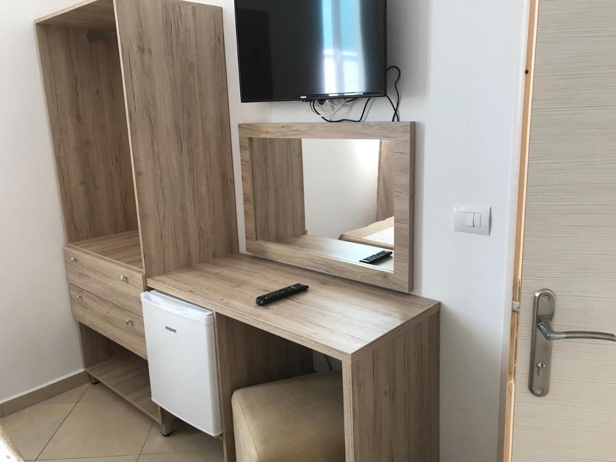 Deni'S Hotel Sarande Luaran gambar
