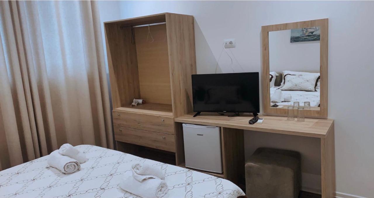 Deni'S Hotel Sarande Luaran gambar