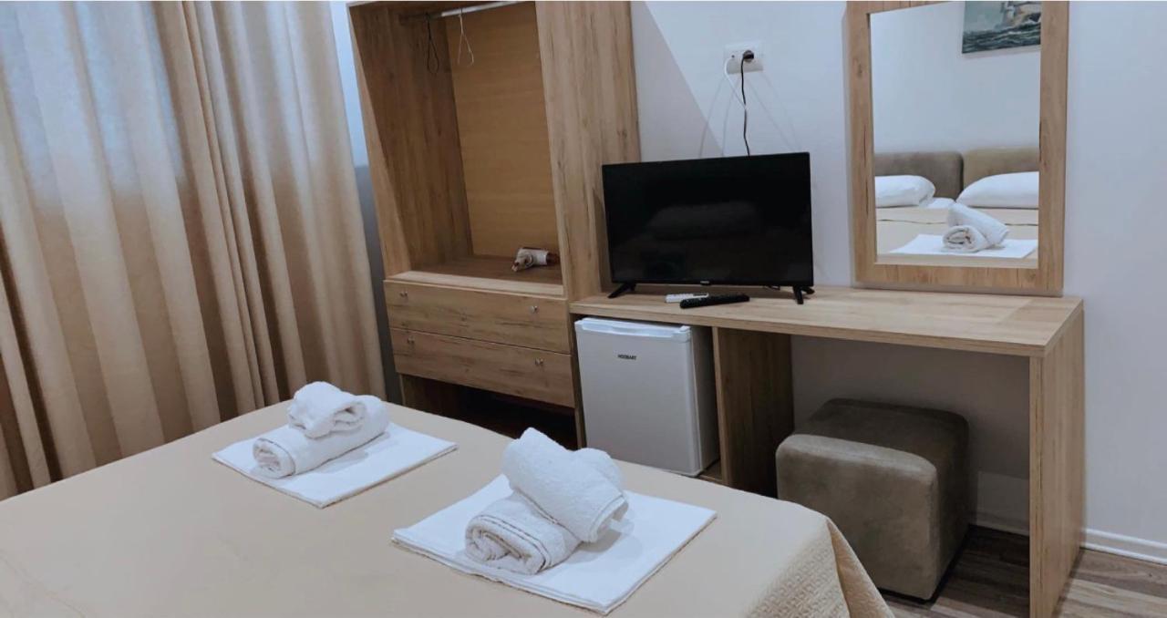 Deni'S Hotel Sarande Luaran gambar