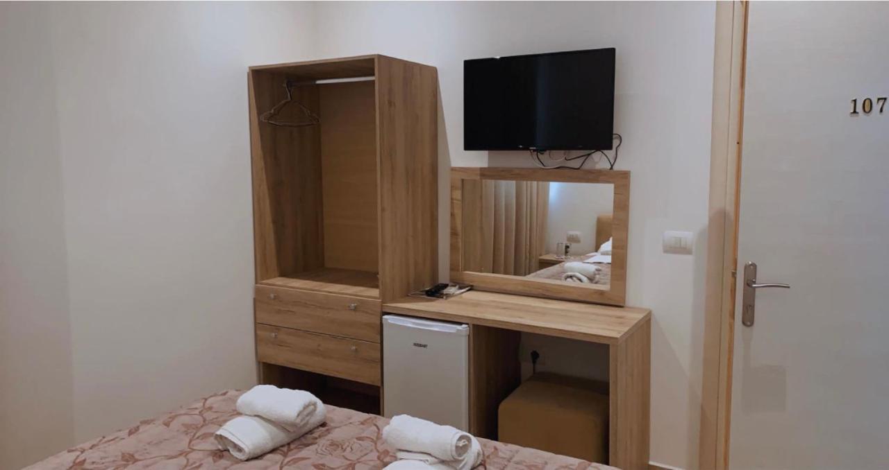 Deni'S Hotel Sarande Luaran gambar