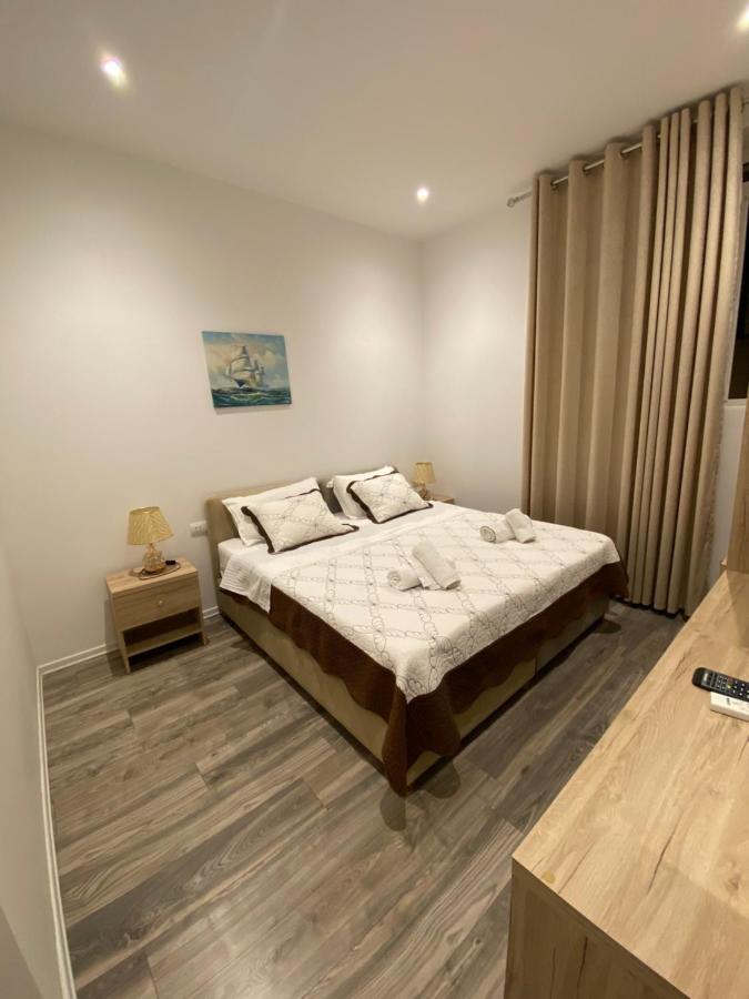 Deni'S Hotel Sarande Luaran gambar