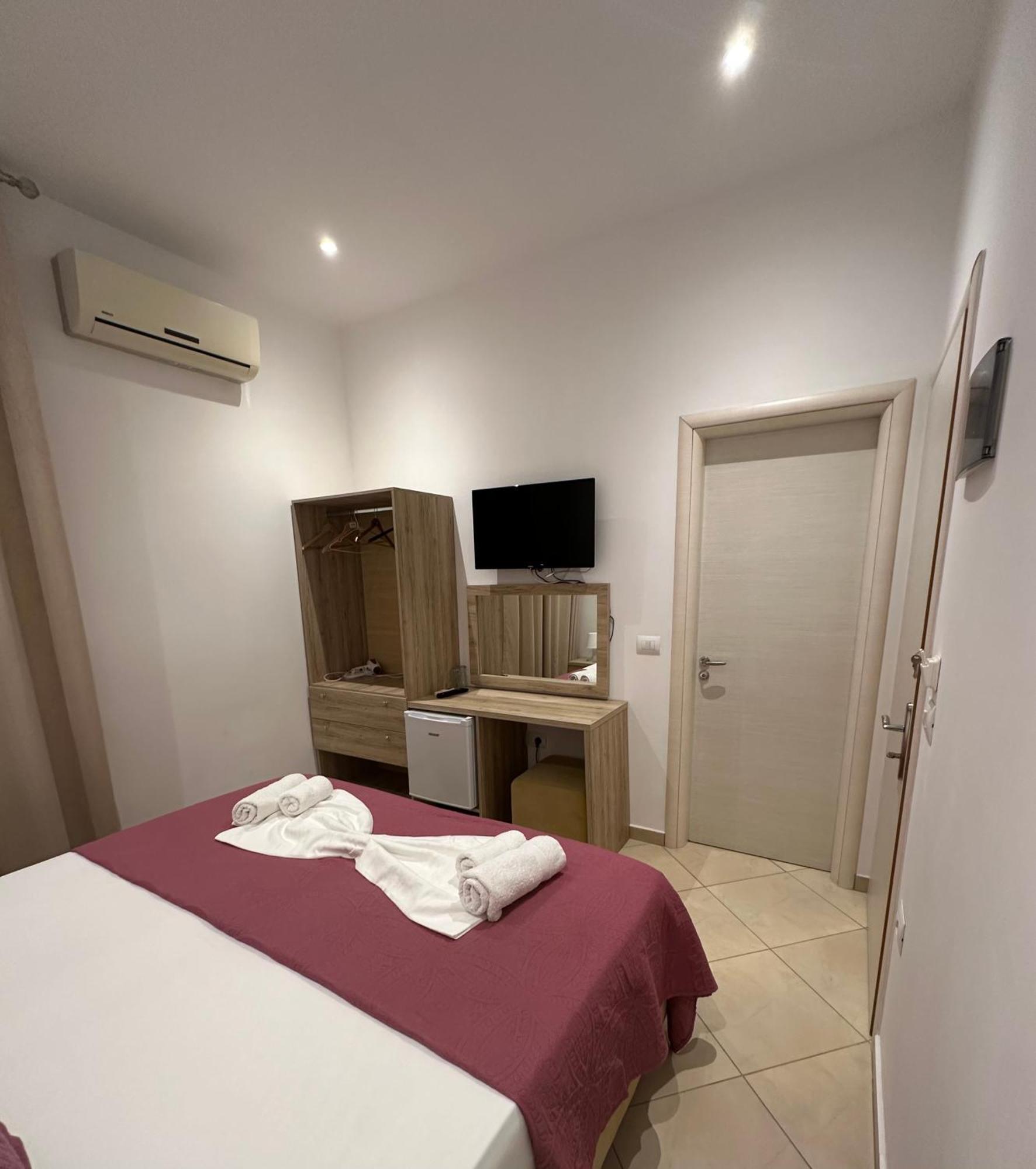 Deni'S Hotel Sarande Luaran gambar