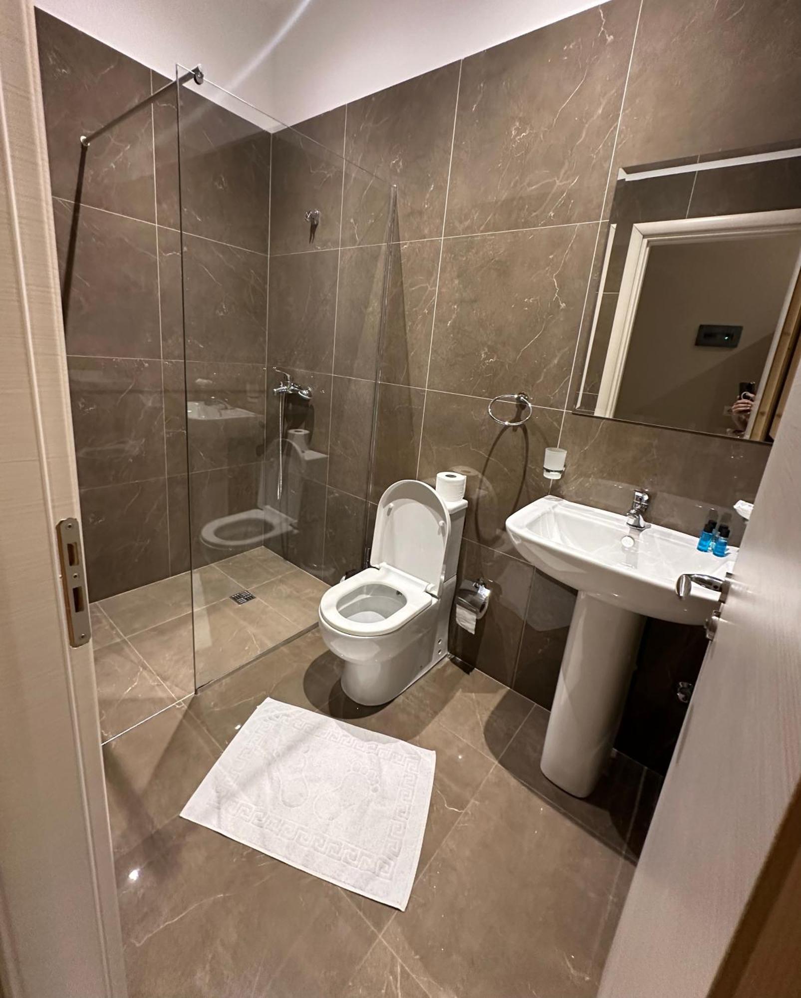 Deni'S Hotel Sarande Luaran gambar