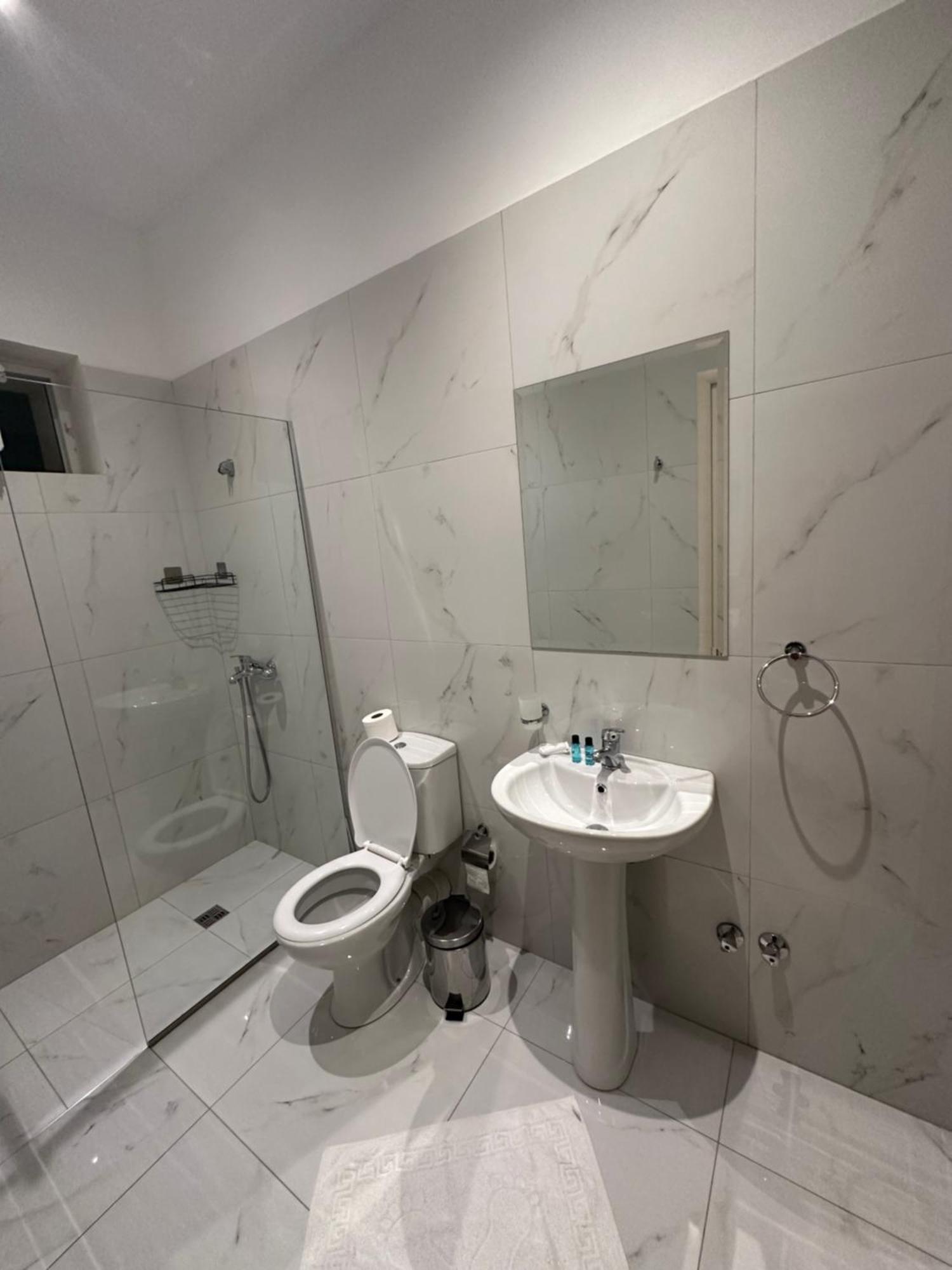 Deni'S Hotel Sarande Luaran gambar